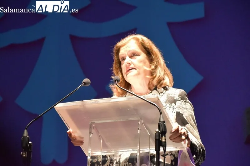 Acto en el Teatro Liceo en el que este 8M se ha reconocido a tres salmantinas por su trayectoria profesional y de servicio público