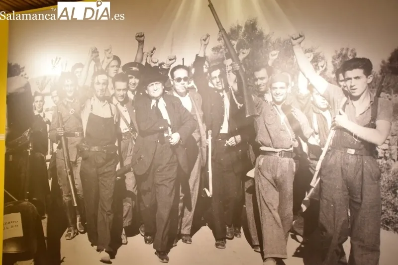 Inauguración de la exposición 'Francisco Largo Caballero y el protagonismo de la clase trabajadora', este jueves en Salamanca. Fotos: Vanesa Martins