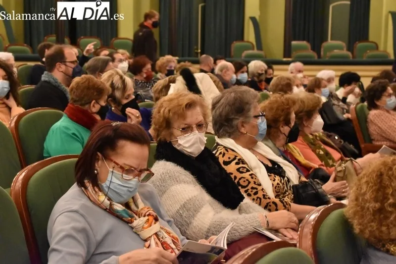 Acto en el Teatro Liceo en el que este 8M se ha reconocido a tres salmantinas por su trayectoria profesional y de servicio público