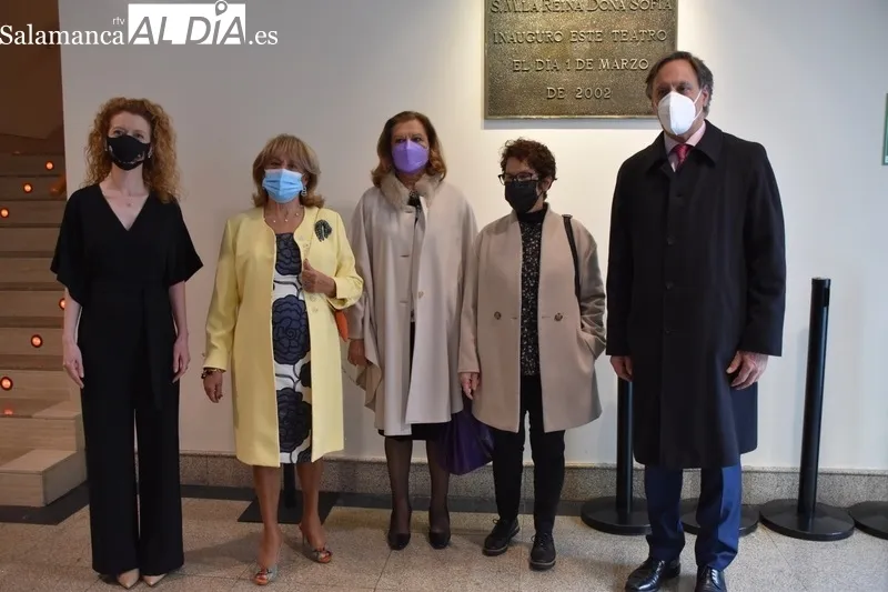 Acto en el Teatro Liceo en el que este 8M se ha reconocido a tres salmantinas por su trayectoria profesional y de servicio público