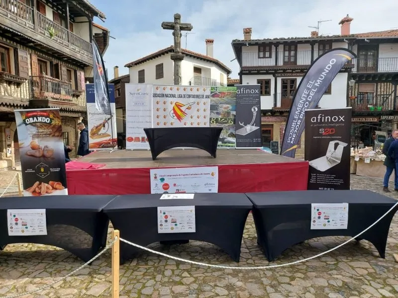 Foto 3 - Jes&uacute;s Garc&iacute;a triunfa en la final del Campeonato de Espa&ntilde;a de Cortadores de Jam&oacute;n de La Alberca