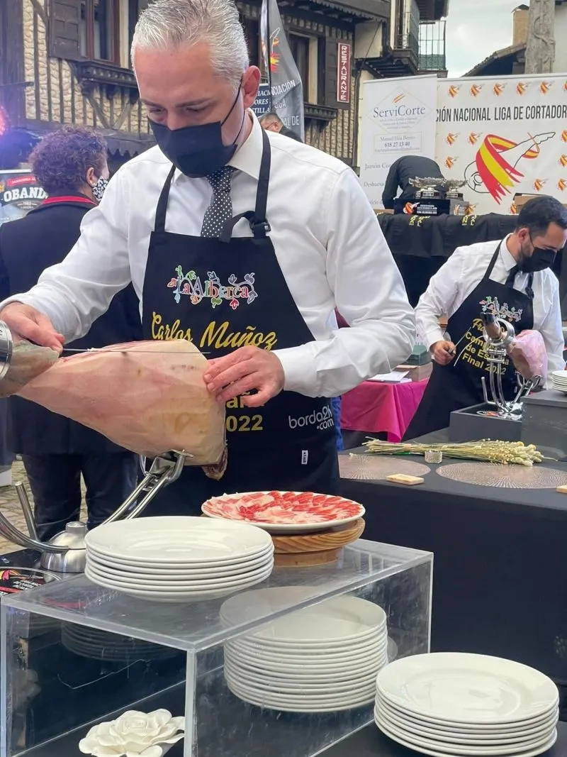 Foto 11 - Jes&uacute;s Garc&iacute;a triunfa en la final del Campeonato de Espa&ntilde;a de Cortadores de Jam&oacute;n de La Alberca