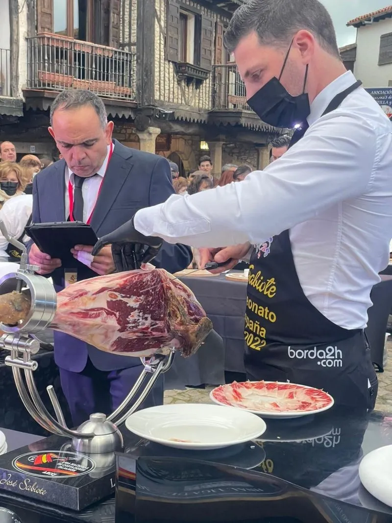 Foto 9 - Jes&uacute;s Garc&iacute;a triunfa en la final del Campeonato de Espa&ntilde;a de Cortadores de Jam&oacute;n de La Alberca