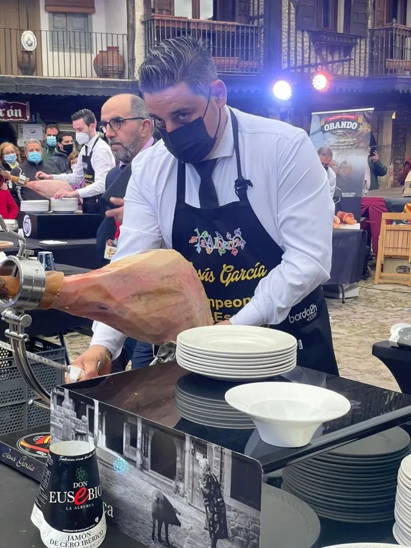Foto 8 - Jes&uacute;s Garc&iacute;a triunfa en la final del Campeonato de Espa&ntilde;a de Cortadores de Jam&oacute;n de La Alberca