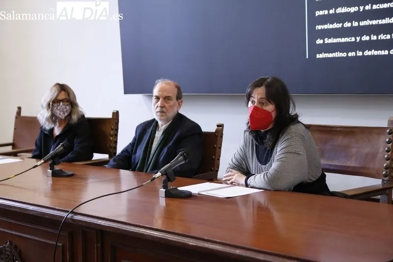Presentación de la XI Jornadas Científicas Internacionales de Investigación sobre Discapacidad con Miguel Ángel Verdugo, director del INICO y de las Jornadas; Teresa Nieto Sánchez, coordinadora del Comité Organizador; y Manuela Crespo Cuadrado, psicólogo 