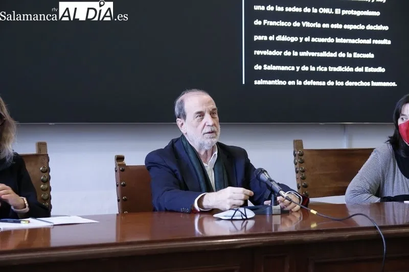 Presentación de la XI Jornadas Científicas Internacionales de Investigación sobre Discapacidad con Miguel Ángel Verdugo, director del INICO y de las Jornadas; Teresa Nieto Sánchez, coordinadora del Comité Organizador; y Manuela Crespo Cuadrado, psicólogo 