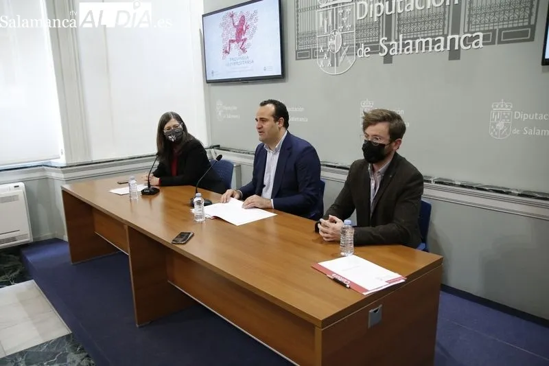 El diputado de Cultura, David Mingo, y la vicerrectora de Calidad y Enseñanza de Grado, María José Rodríguez, presentan la nueva convocatoria del programa “Provincia Universitaria”. Foto de David Sañudo