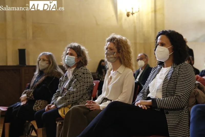 Presentación del libro “Doctoras honoris causa por la Universidad de Salamanca”, en el Salón Lucía de Medrano de la Escuelas Mayores de la USAL. Foto de Davis Sañudo