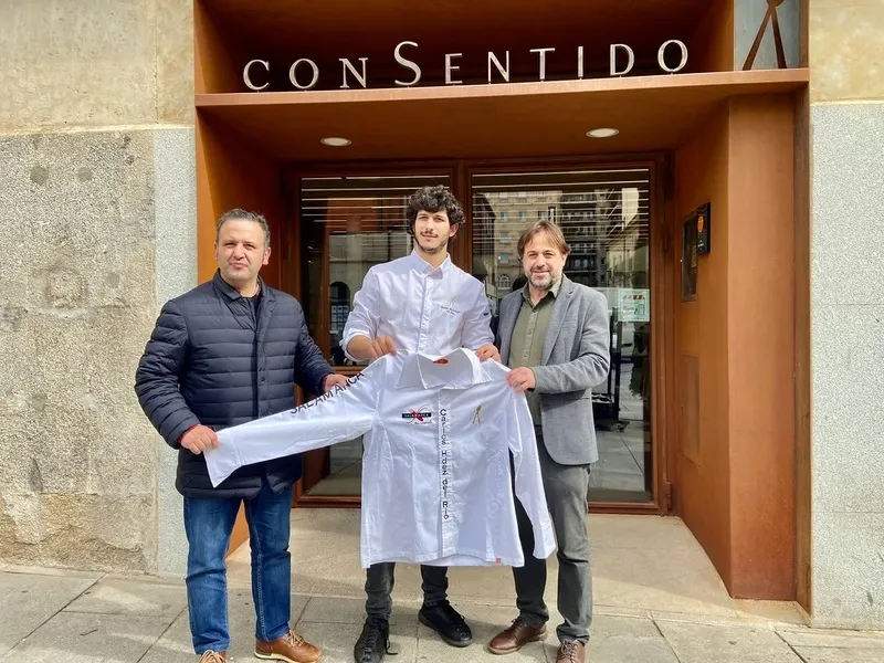 Entrega de chaquetillas a los candidatos a los premios en Madrid Fusión 2022
