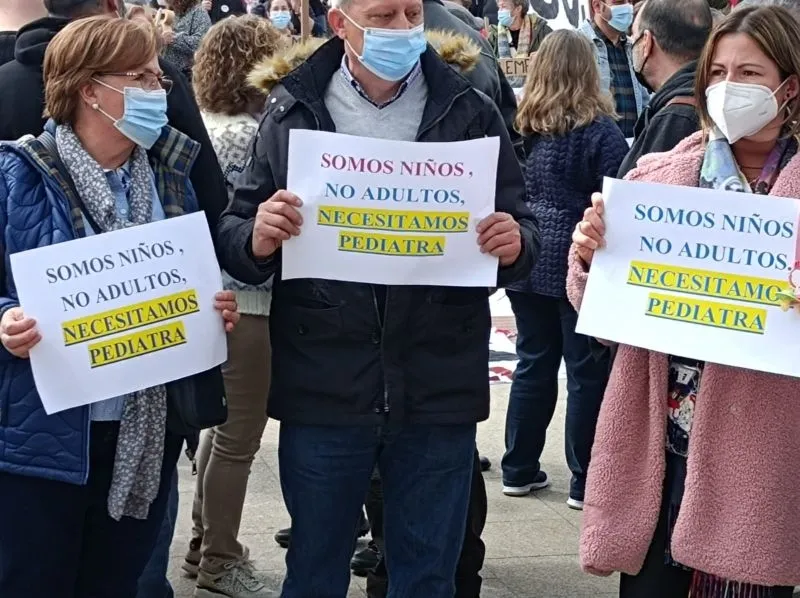 Foto 4 - Numerosos salmantinos se suman a la manifestaci&oacute;n en Valladolid por la Salud P&uacute;blica