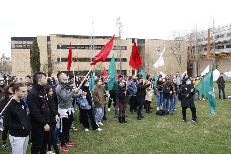 Concentración de estudiantes en el Campus Unamuno, para protestar por las reformas educativas. Fotos de David Sañudo