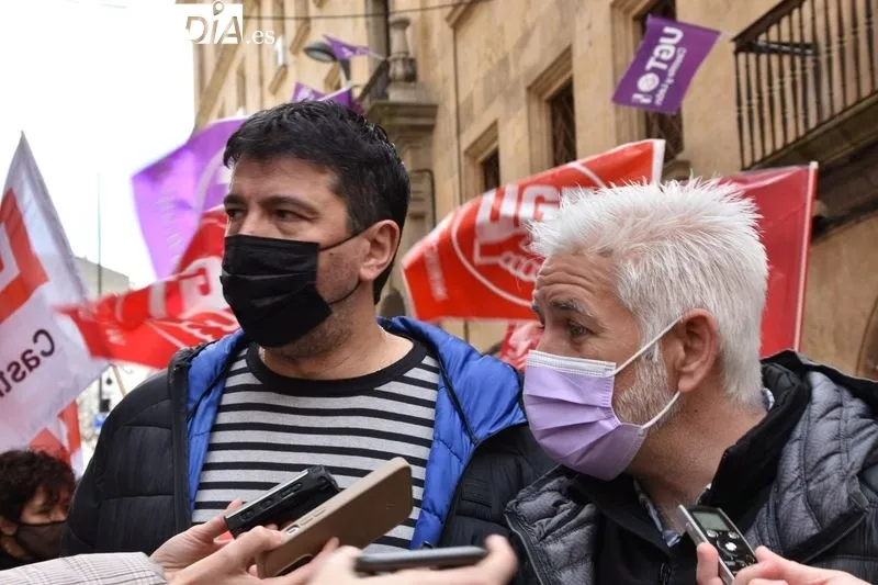 Concentración de UGT y CCOO en la Gran Vía, para pedir medidas que frenen la subida de los precios. Foto de Vanesa Martins