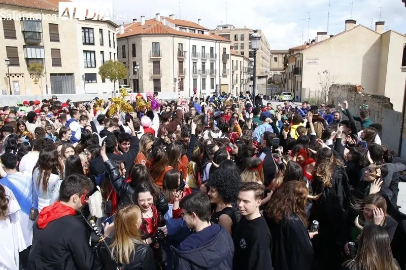 Fiestas de Enfermería y Fisioterapia en Salamanca. Foto de David Sañudo
