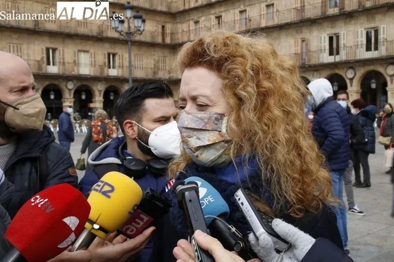 Cinco minutos de silencio en la Plaza Mayor para que Salamanca mostrase su apoyo al pueblo ucraniano