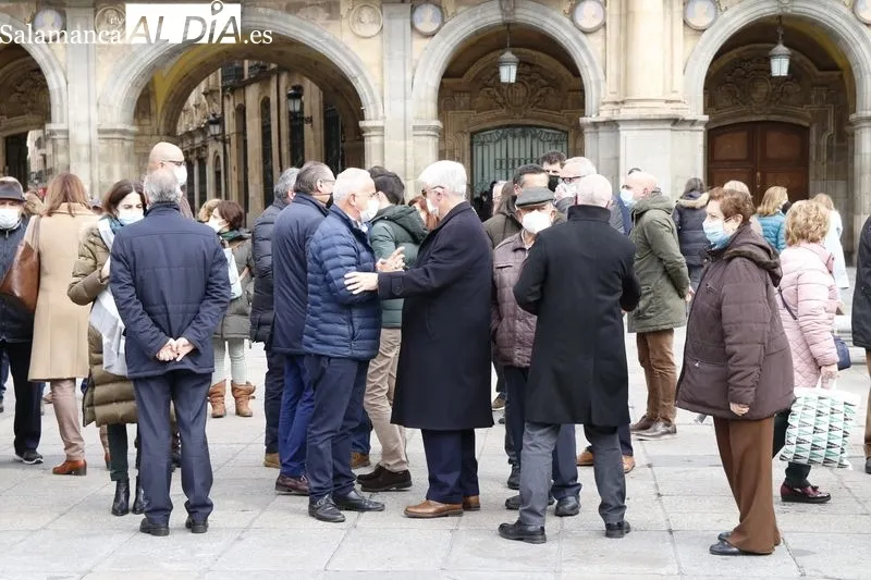 Cinco minutos de silencio en la Plaza Mayor para que Salamanca mostrase su apoyo al pueblo ucraniano
