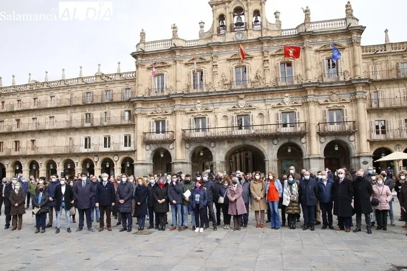 Cinco minutos de silencio en la Plaza Mayor para que Salamanca mostrase su apoyo al pueblo ucraniano