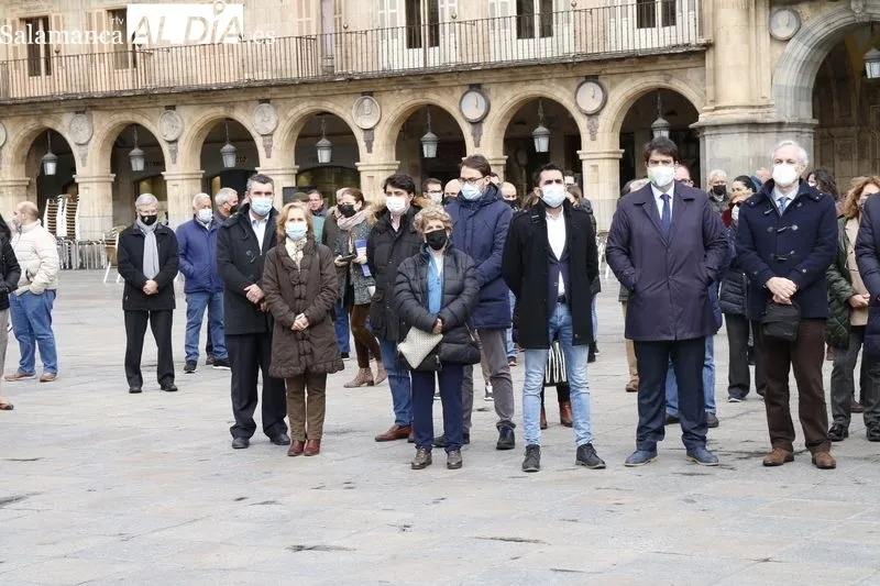Cinco minutos de silencio en la Plaza Mayor para que Salamanca mostrase su apoyo al pueblo ucraniano