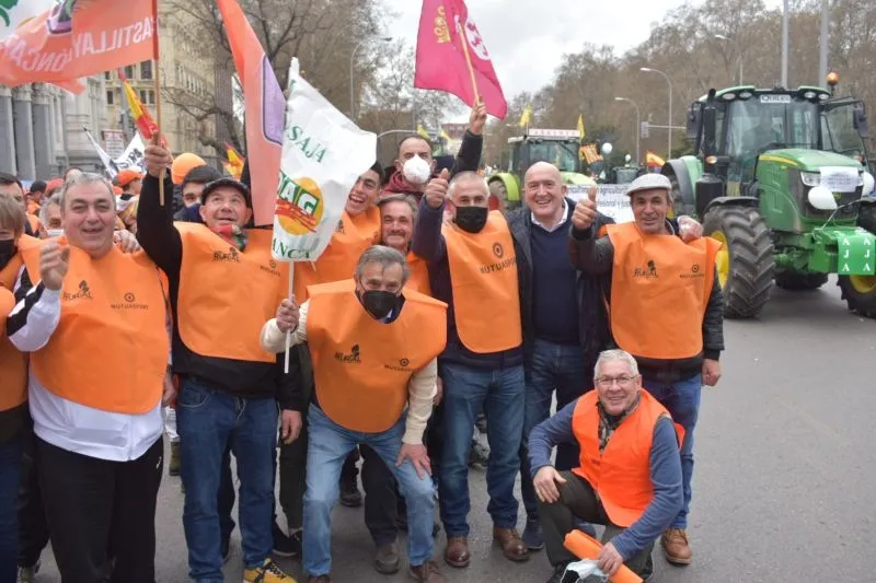 Foto 6 - Profesionales del campo de Salamanca ya marchan en Madrid en el "20Mrural"