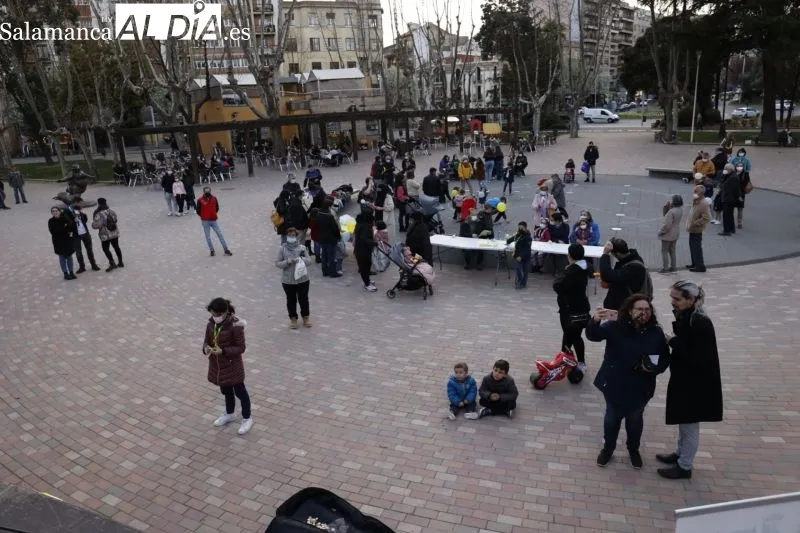 Fiesta de la Primavera por la Paz de AVESAL con la lectura del manifiesto por la paz en Ucrania - Fotos: David Sañudo