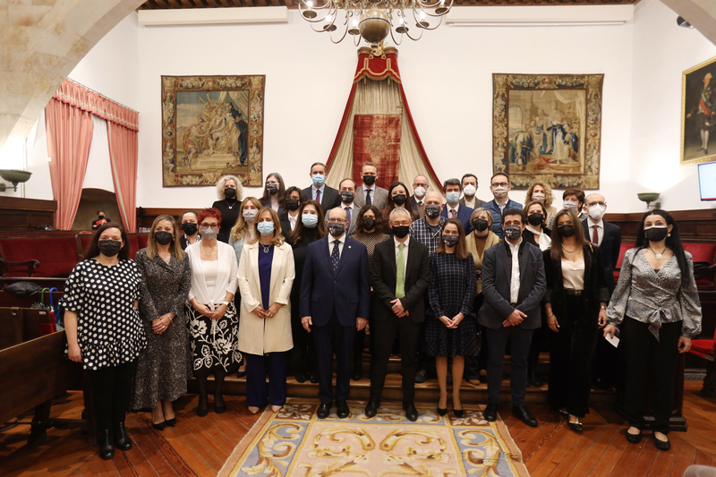 Toma de posesión en la USAL de 23 nuevos miembros del personal docente e investigador y un nuevo cargo académico