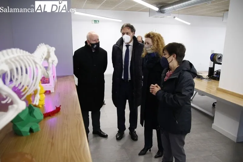 Visita del alcalde de Salamanca, Carlos García Carbayo, junto a algunos concejales, al nuevo Centro de Formación y Emprendimiento TORMES , en la avenida de la Salle. Foto de David Sañudo