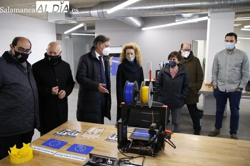 Visita del alcalde de Salamanca, Carlos García Carbayo, junto a algunos concejales, al nuevo Centro de Formación y Emprendimiento TORMES , en la avenida de la Salle. Foto de David Sañudo