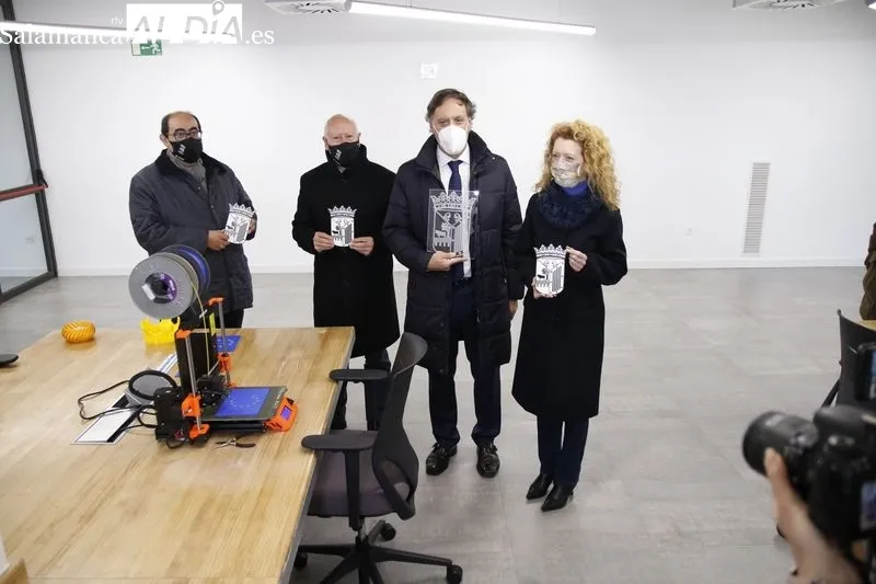 Visita del alcalde de Salamanca, Carlos García Carbayo, junto a algunos concejales, al nuevo Centro de Formación y Emprendimiento TORMES , en la avenida de la Salle. Foto de David Sañudo