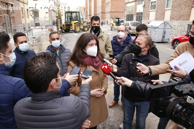 Obras de la renovación de la red de distribución de agua en el barrio de Garrido. Foto de David Sañudo