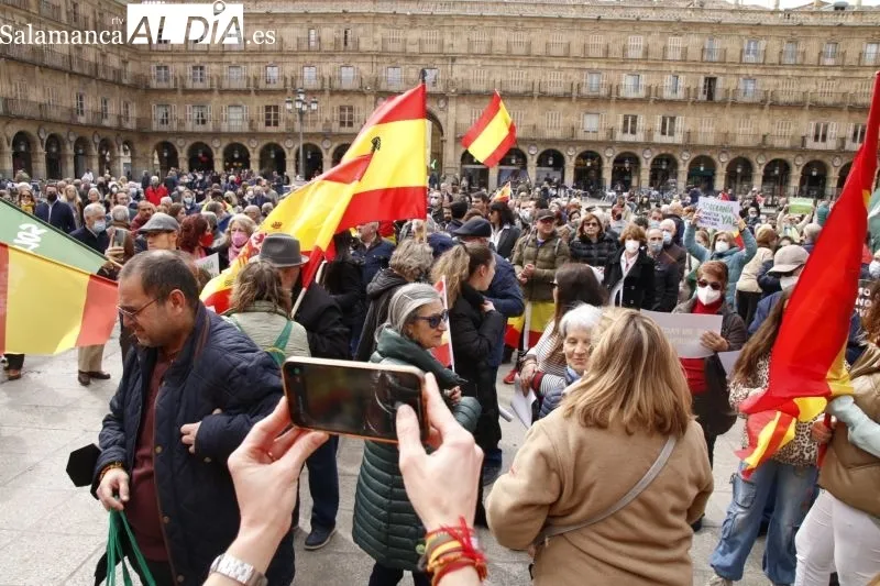 Manifestación de VOX en la Plaza Mayor de Salamanca - David Sañudo