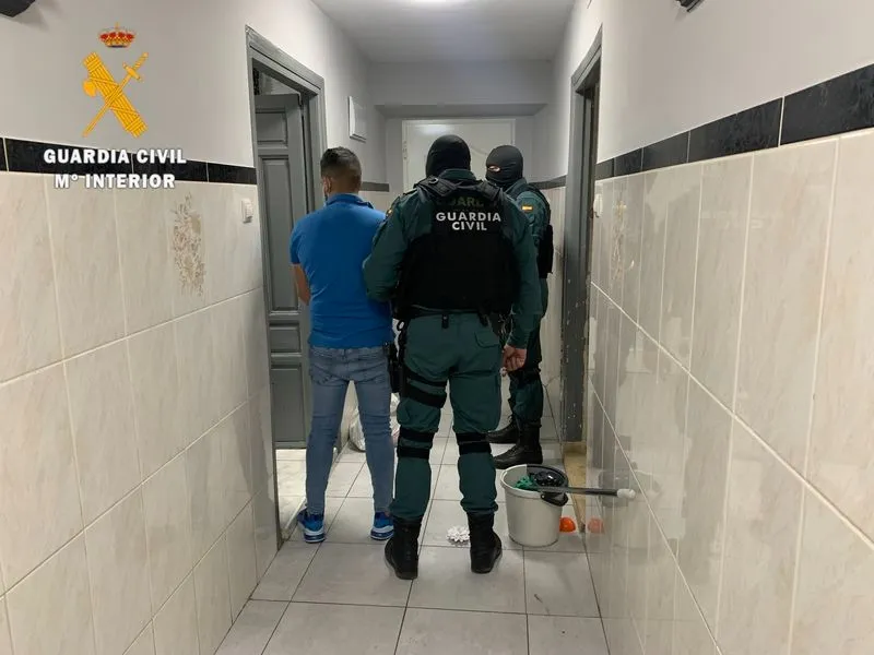 Foto 4 - La 'Operaci&oacute;n Badala&rsquo; se sald&oacute; con 3 detenidos y 21 kilos de marihuana y 640 gramos de hero&iacute;na incautados