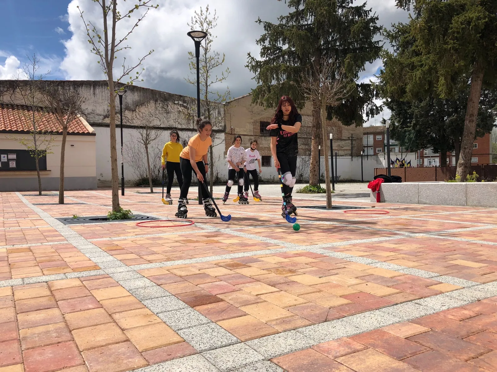 El colegio La Encarnación celebraba en la Huerta el día de la educación física en la calle   