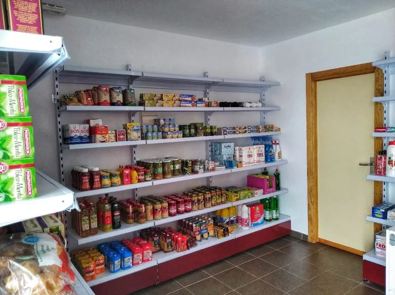 La Cilla ofrece alimentos no perecederos y productos de limpieza e higiene