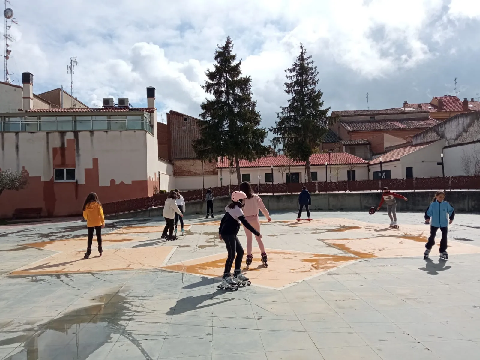 El colegio La Encarnación celebraba en la Huerta el día de la educación física en la calle   