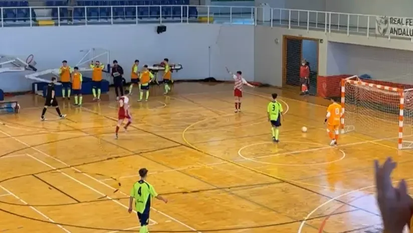 Foto 5 - Jorge Crespo logra un doblete ante Murcia pero Castilla y Le&oacute;n cae derrotada