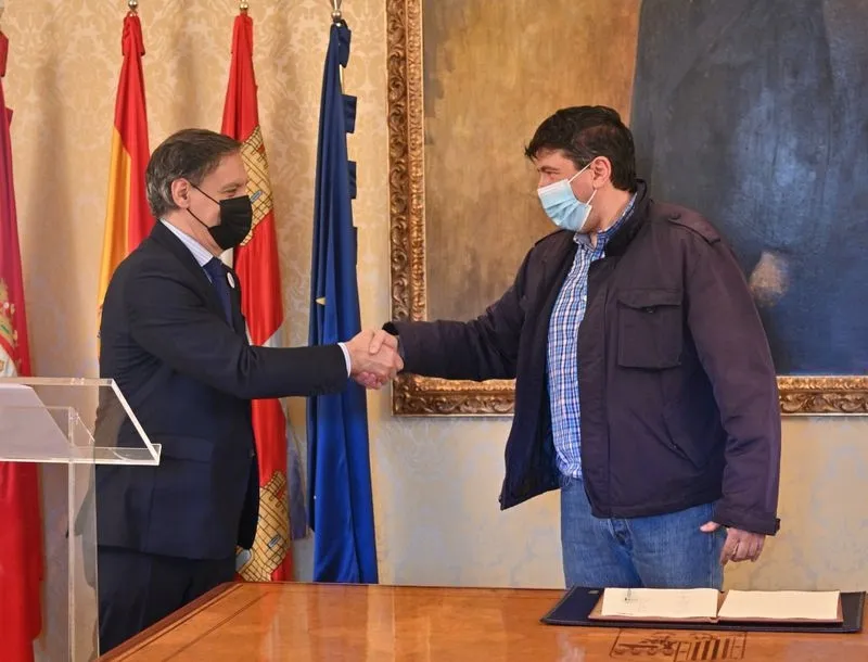Un total de 17 instituciones y entidades firman un manifiesto en defensa de las conexiones ferroviarias de Salamanca