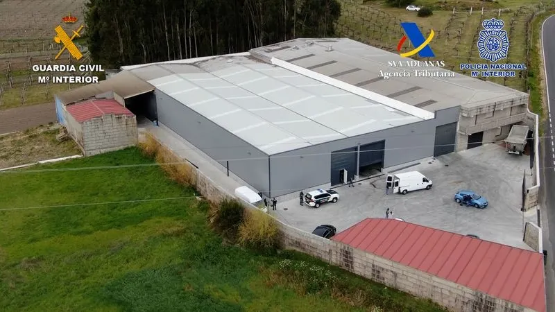 Imágenes de la operación conjunta “Munari– Cundinamarca-Tulipán”, llevada a cabo por la Guardia Civil, el Cuerpo Nacional de Policía y el Servicio de Vigilancia Aduanera de la Agencia Tributaria