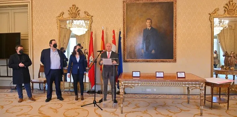 Entrega los premios del segundo Concurso de Escaparates Semana Santa 2022