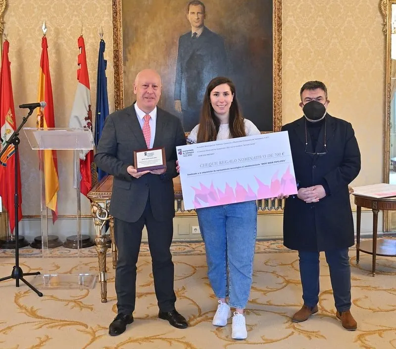 Entrega los premios del segundo Concurso de Escaparates Semana Santa 2022