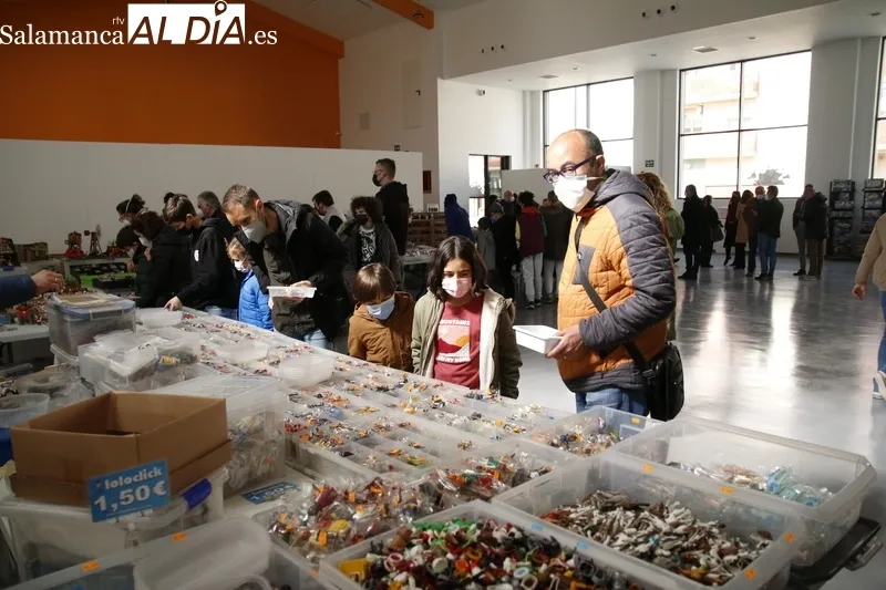 La I Feria del Click de Playmobil, en la nueva nave multiusos de Villares de la Reina. Fotos: David Sañudo