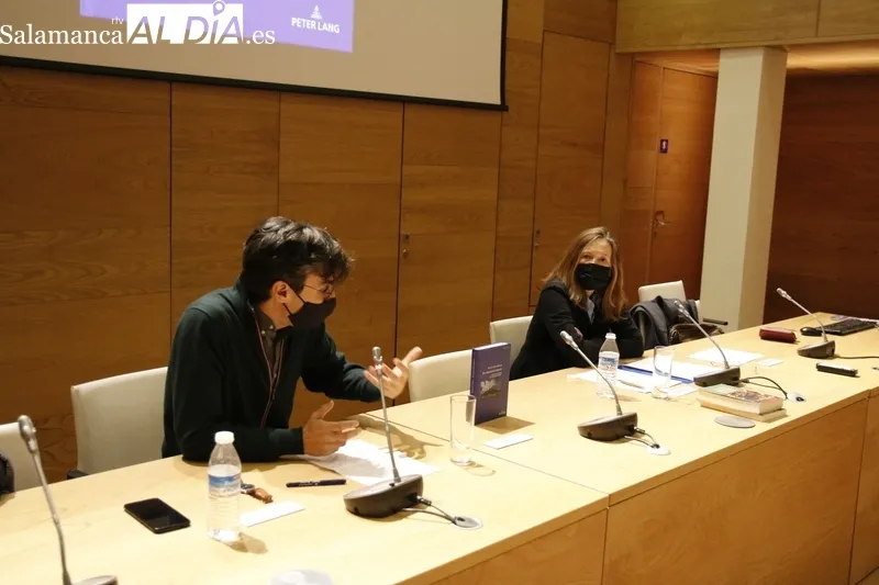 Presentación del libro de la profesora de la Facultad de Filología de la Universidad de Salamanca Patricia Cifre-Wibrow. Fotos: David Sañudo