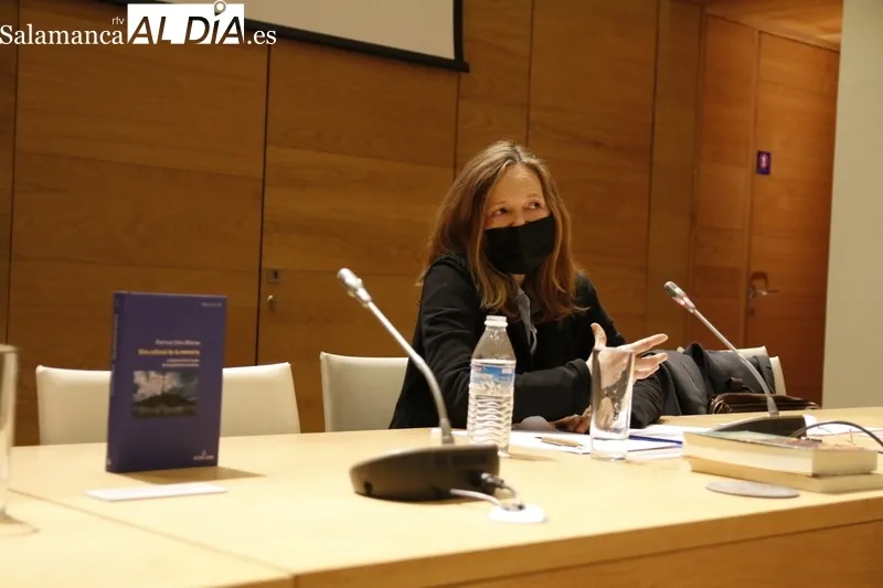 Presentación del libro de la profesora de la Facultad de Filología de la Universidad de Salamanca Patricia Cifre-Wibrow. Fotos: David Sañudo