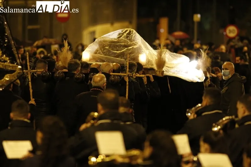 Traslado del Cristo de la Liberación desde el cementerio. Fotos: David Sañudo
