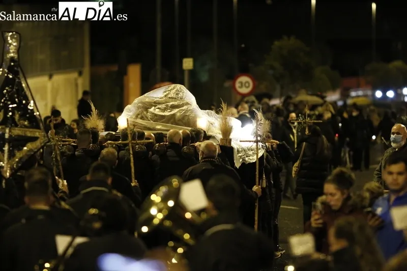 Traslado del Cristo de la Liberación desde el cementerio. Fotos: David Sañudo