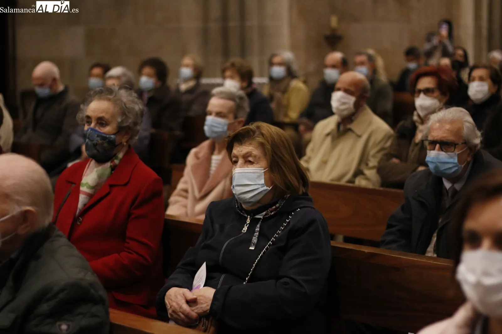 La iglesia de San Juan de Sahagún durante las últimas Siete Palabras de Cristo en la Cruz  / Fotos: David Sañudo