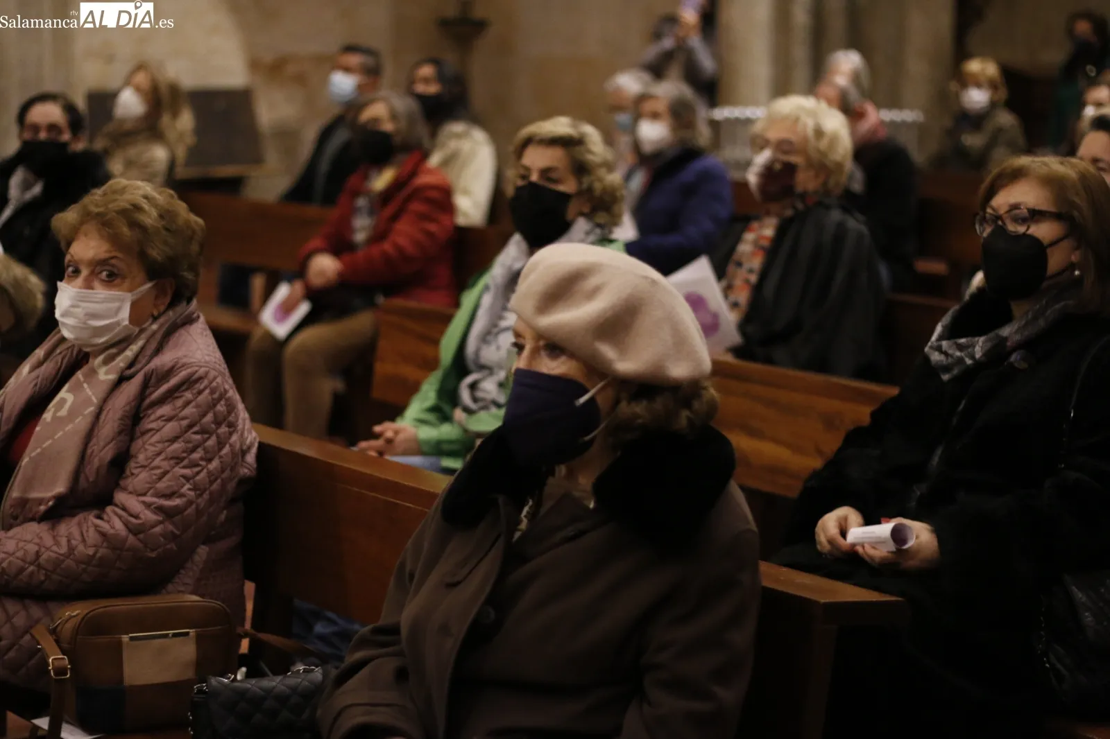 La iglesia de San Juan de Sahagún durante las últimas Siete Palabras de Cristo en la Cruz  / Fotos: David Sañudo