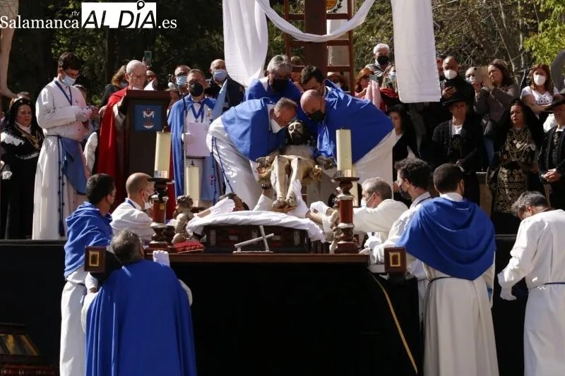 Acto del descendimiento del Cristo de Nuestro Bien en Salamanca - David Sañudo