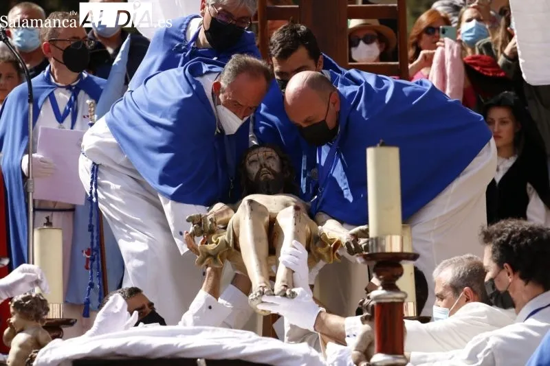 Acto del descendimiento del Cristo de Nuestro Bien en Salamanca - David Sañudo