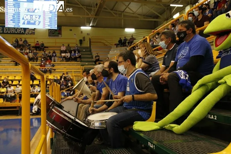 Foto 2 - El Perfumer&iacute;as Avenida se impone al Spar Gran Canaria en su reencuentro con W&uuml;rzburg (79-55)