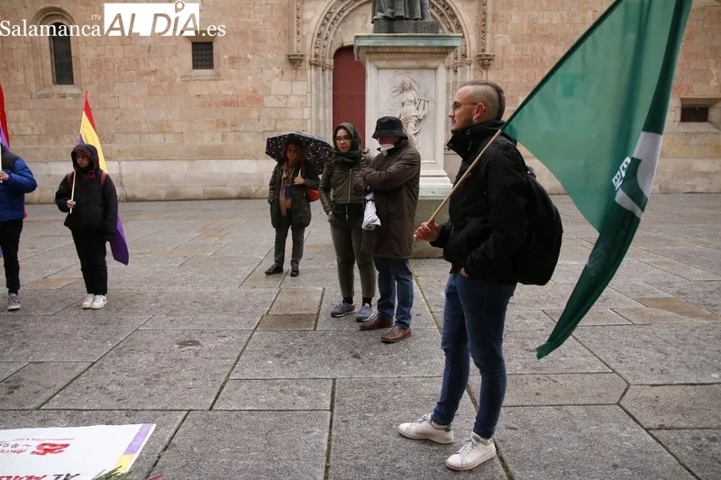 Homenaje al magisterio republicano de los colectivos estudiantiles CEA y CES