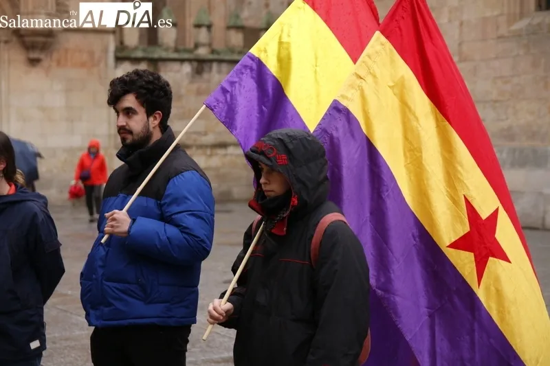 Homenaje al magisterio republicano de los colectivos estudiantiles CEA y CES
